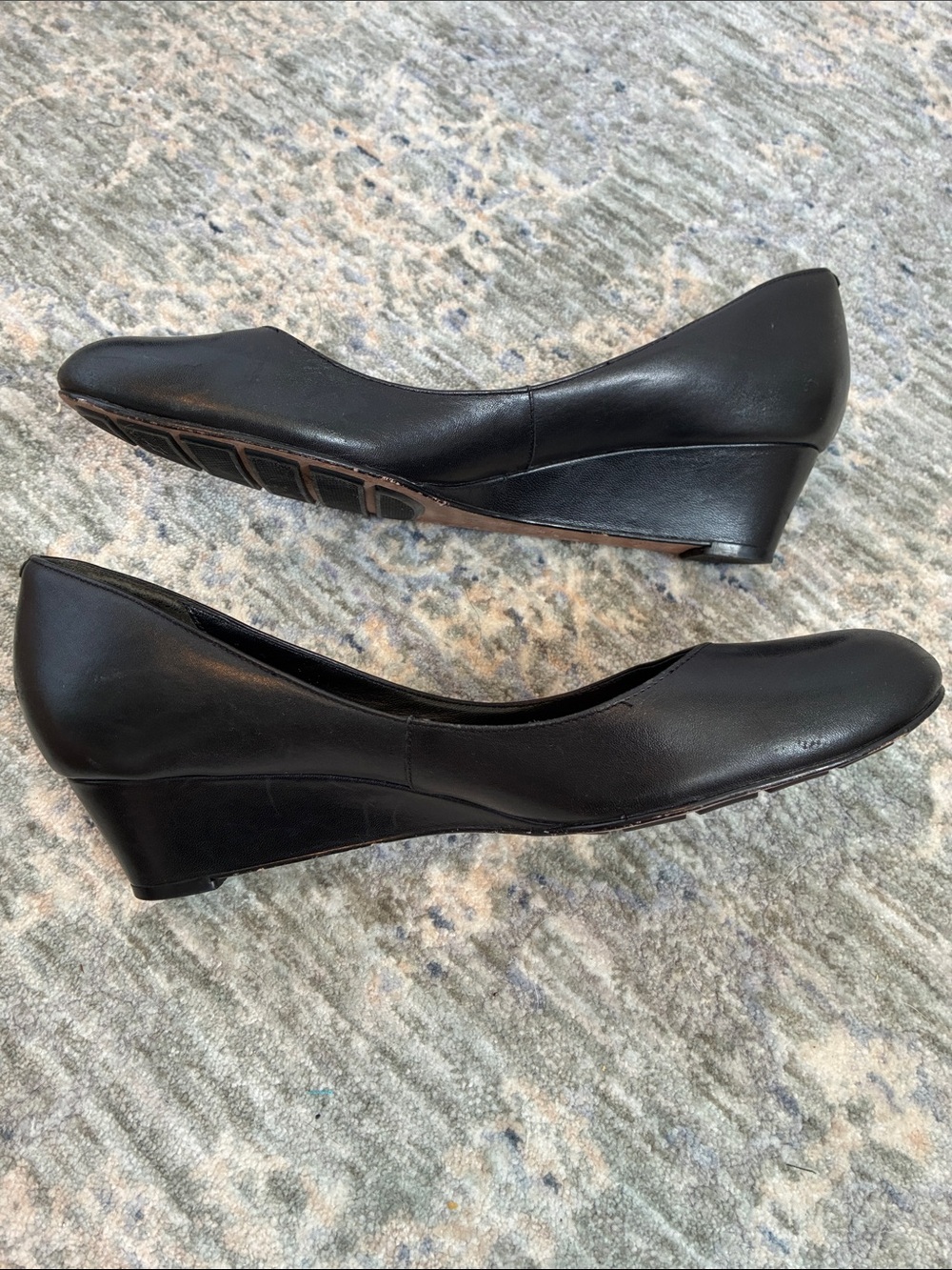 Cole Haan Black Leather Classic Wedge Pumps 8.5 - Picture 4 of 16
